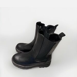 ShoeDazzle Women’s Size 7 Chunky Chelsea chunky Black Platform Boots